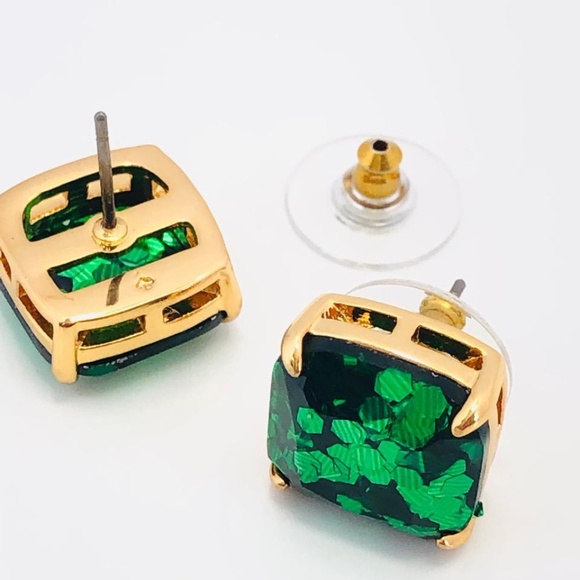 BRAND NEW Kate Spade LUCKY Emerald Green Glitter Stud Earrings - Picture 2 of 3
